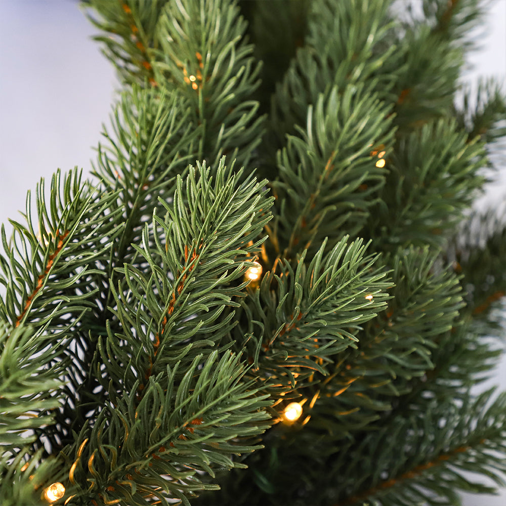 Couronne de Noël artificielle illuminée, lumières jaunes, 22-26 pouces / 55-70 CM, PVC
