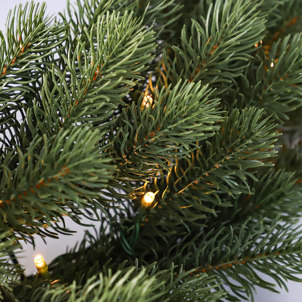 Couronne de Noël artificielle illuminée, lumières jaunes, 22-26 pouces / 55-70 CM, PVC