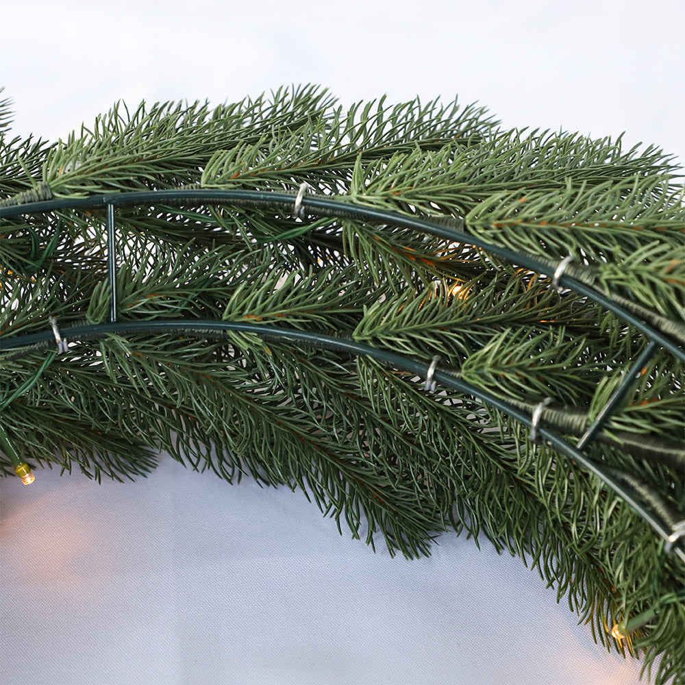 Couronne de Noël artificielle illuminée, lumières jaunes, 22-26 pouces / 55-70 CM, PVC