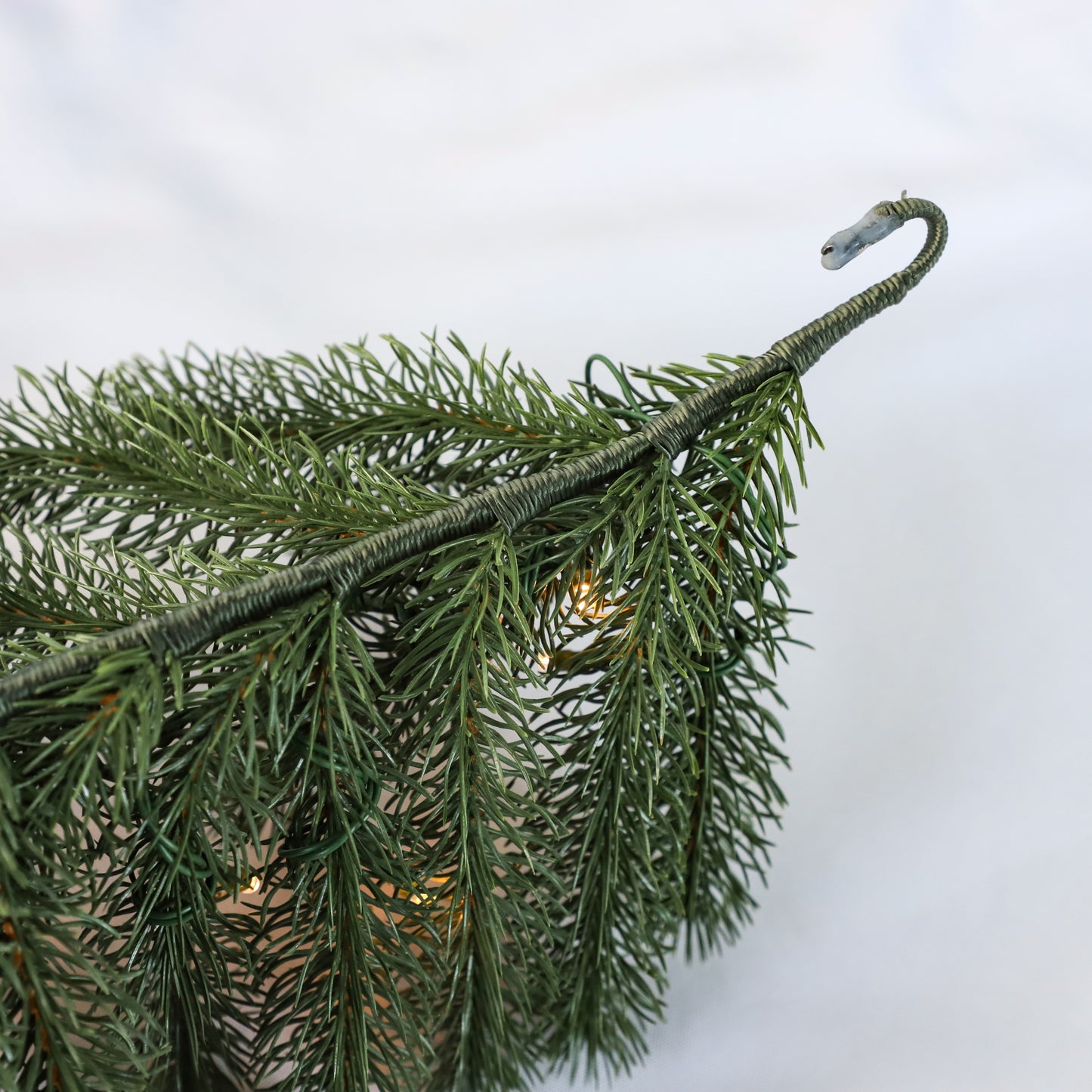 Guirlande de Noël artificielle pré-éclairée, lumières vertes et jaunes, 22-26 pouces/55-70 CM, PE PVC mélangé